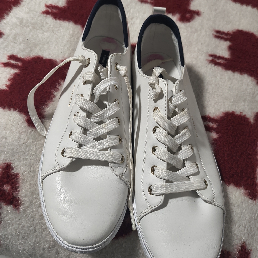 Tommy Hilfiger White Sneakers with Navy Trim